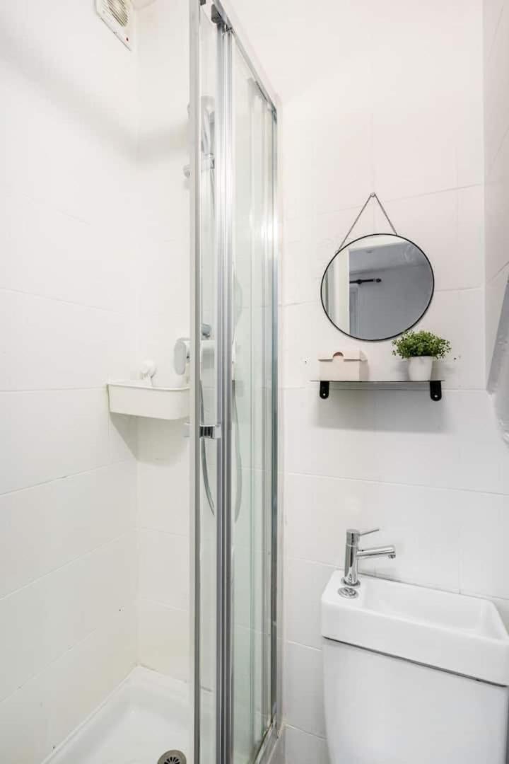 Cocoon In The Heart Of Batignolles | By Airnest Apartment Париж Екстериор снимка